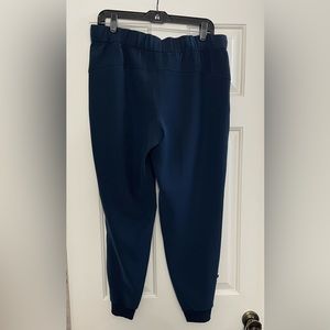 Lululemon On the Fly jogger